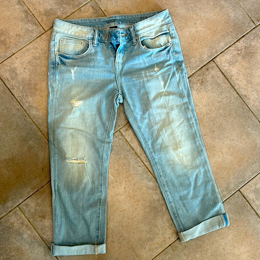 Distressed capris